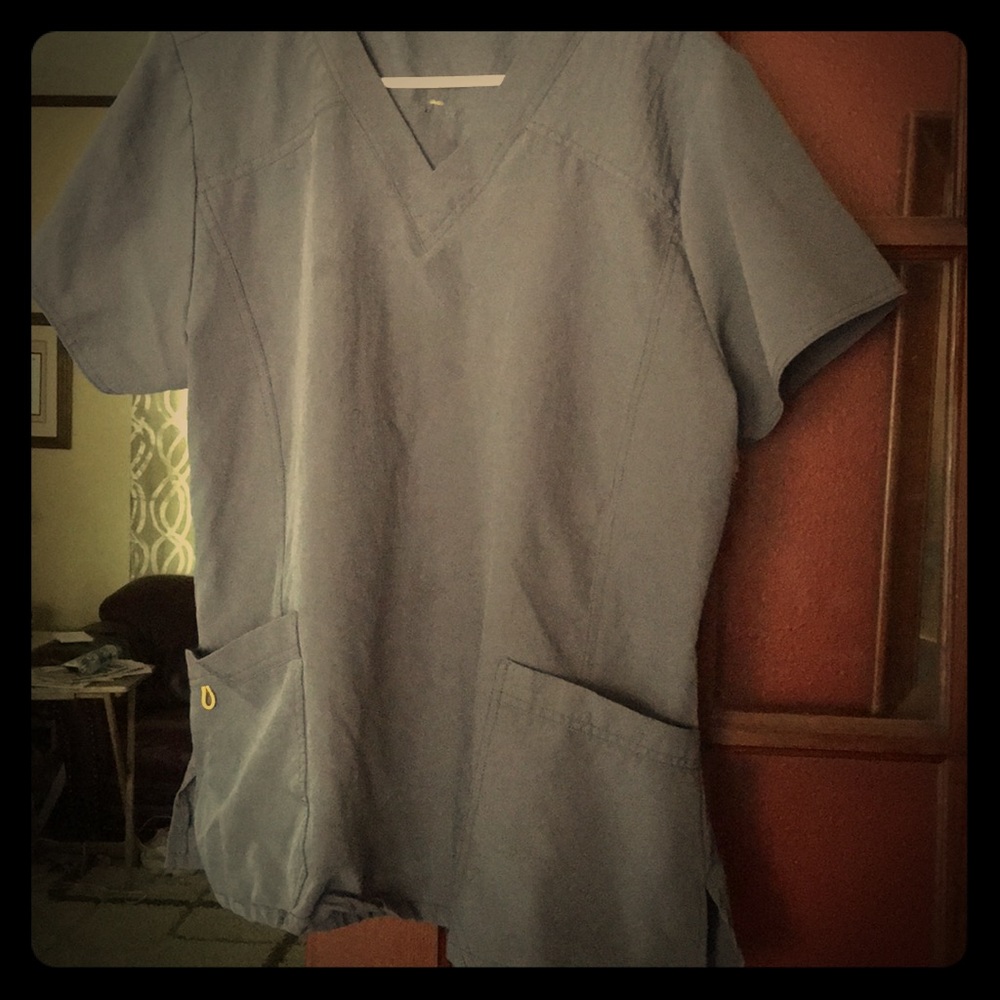 Light grey Wonder Wink scrub top